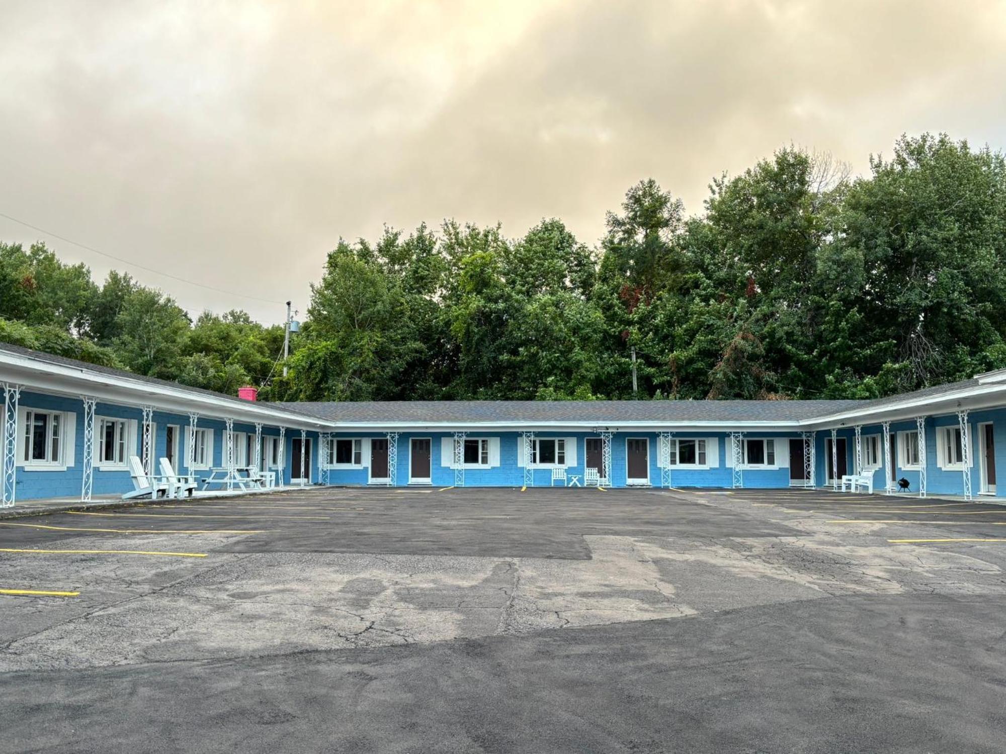 Stiles Motel Hill View วู้ดสต็อค ภายนอก รูปภาพ